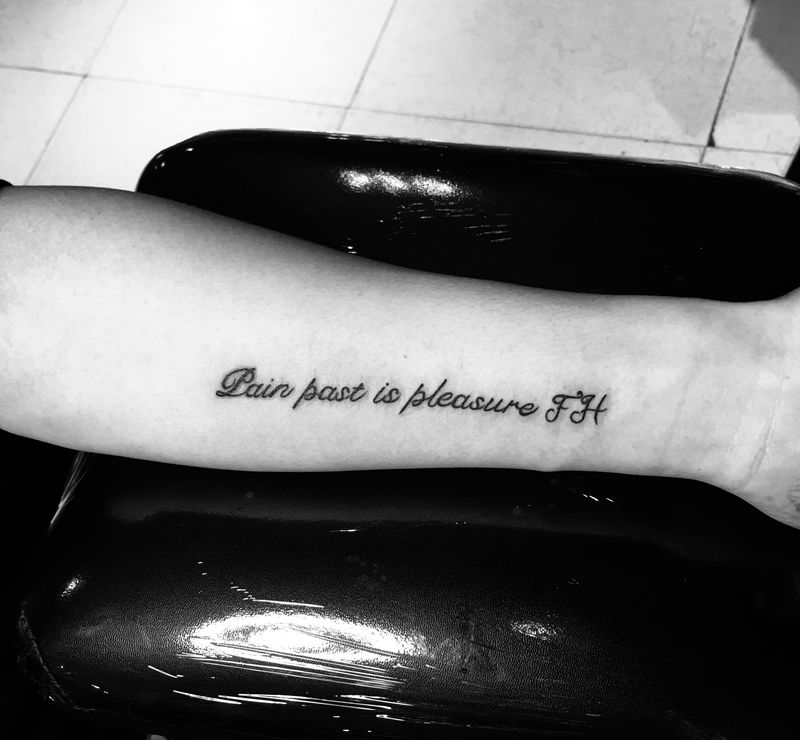 字纹身图片_手臂花体字纹身图案