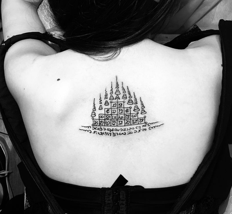 经文纹身图片_背部图腾纹身图案
