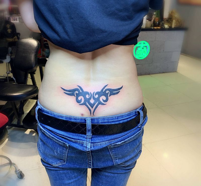 腰花纹身图片_腰部图腾纹身图案