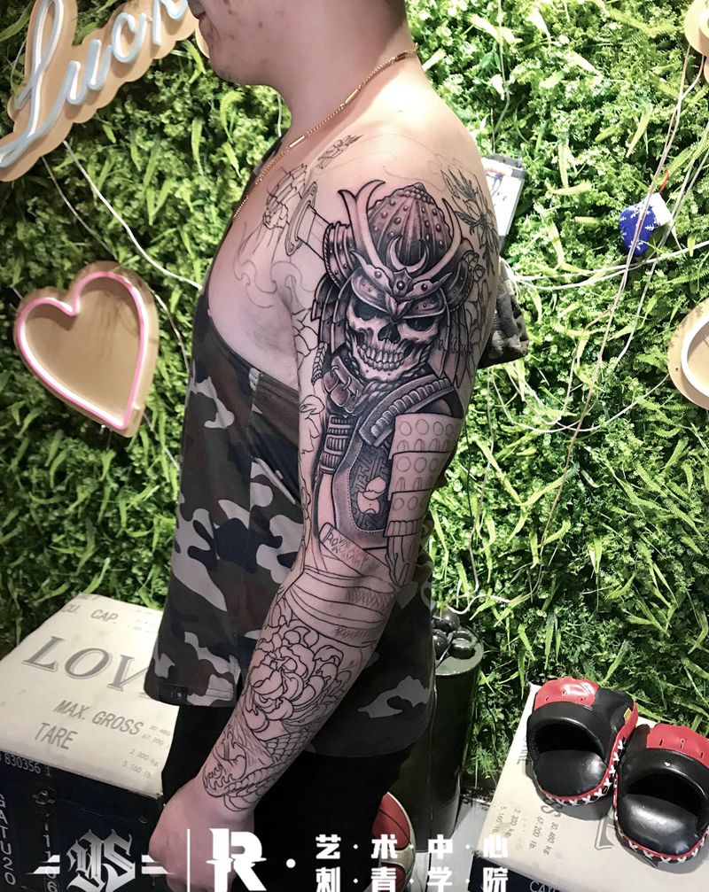 花臂鬼武士未完待续纹身图片_手臂新传统纹身图案