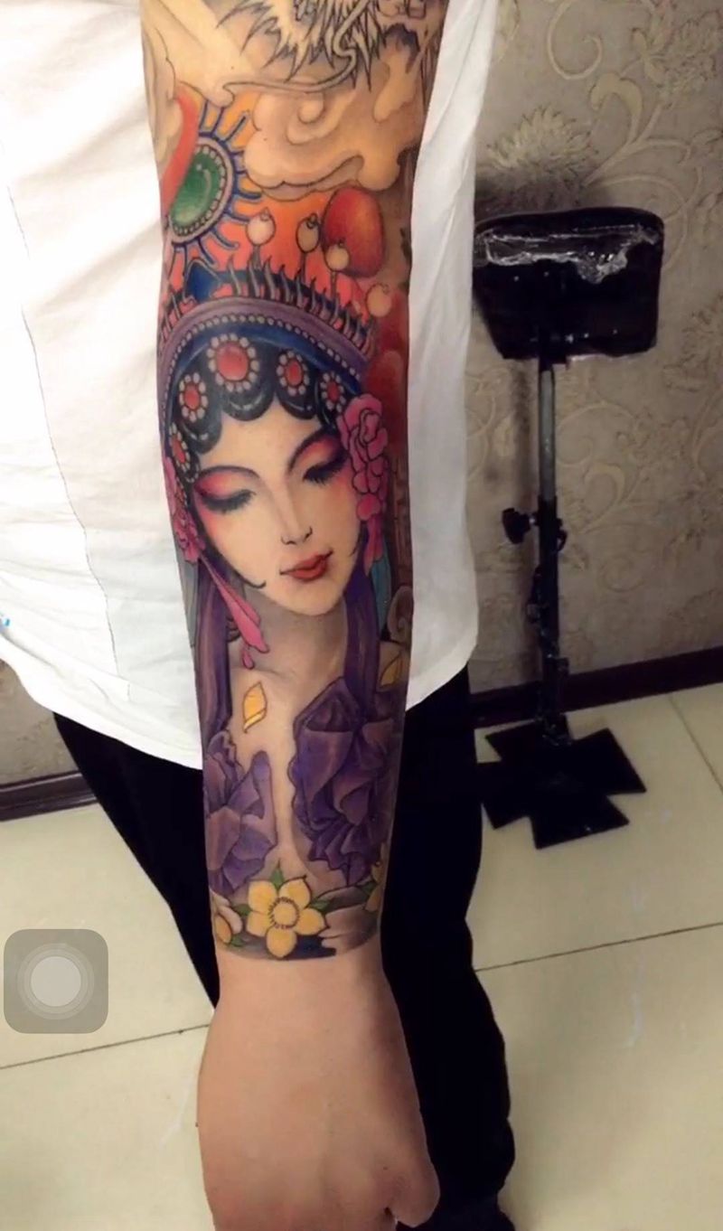 青衣彩色纹身图片