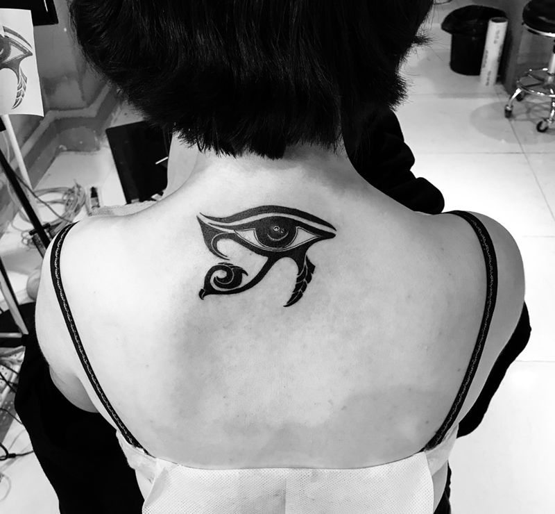 荷鲁斯之眼纹身图片