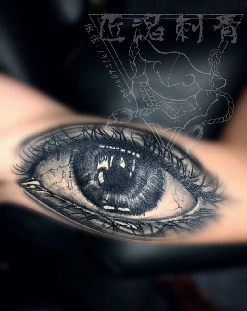 眼睛纹身图片