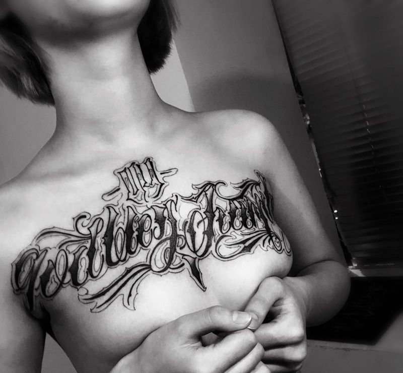 美女前胸奇卡诺： God bless my family纹身图片