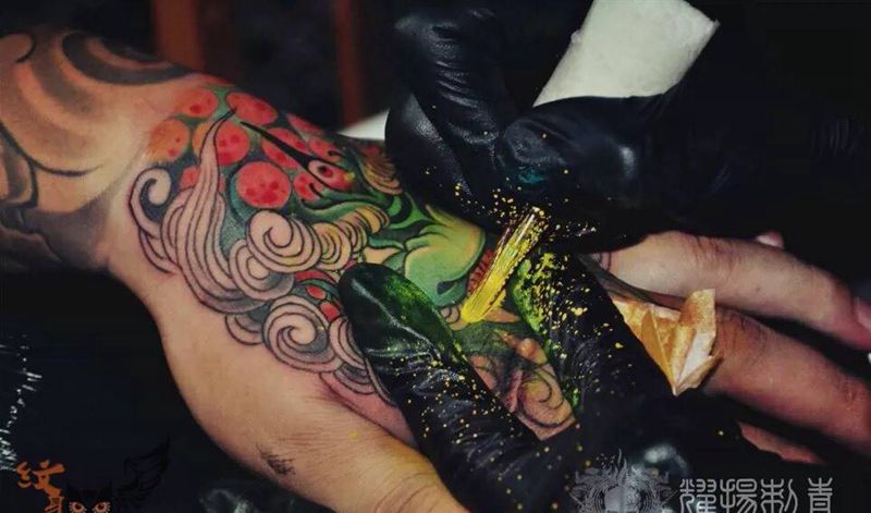 大花手纹身图片