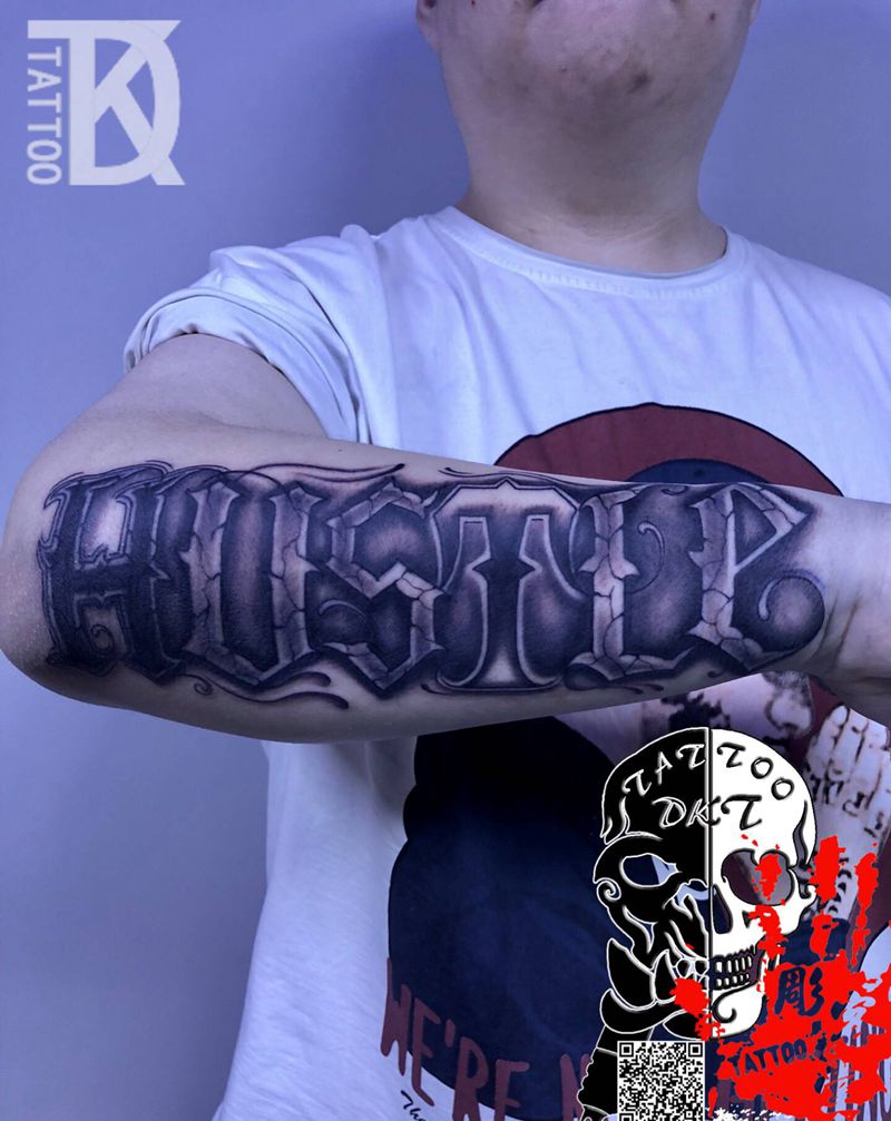 花体英文纹身图片_手臂花体字纹身图案