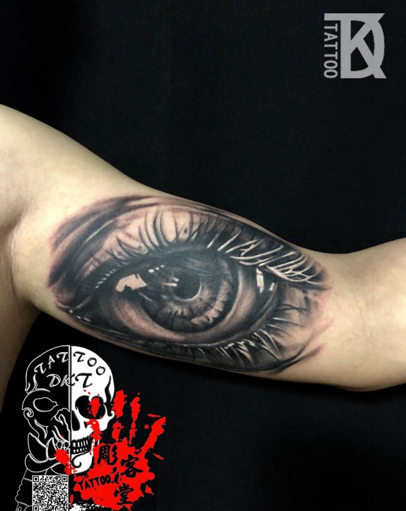立体眼睛纹身纹身图片_手臂欧美写实纹身图案