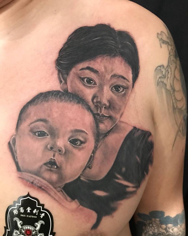 爱人孩子照片纹身图片_成品胸部肖像原创人物纹身图案