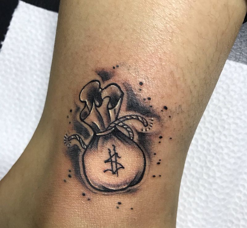 小钱袋纹身图片