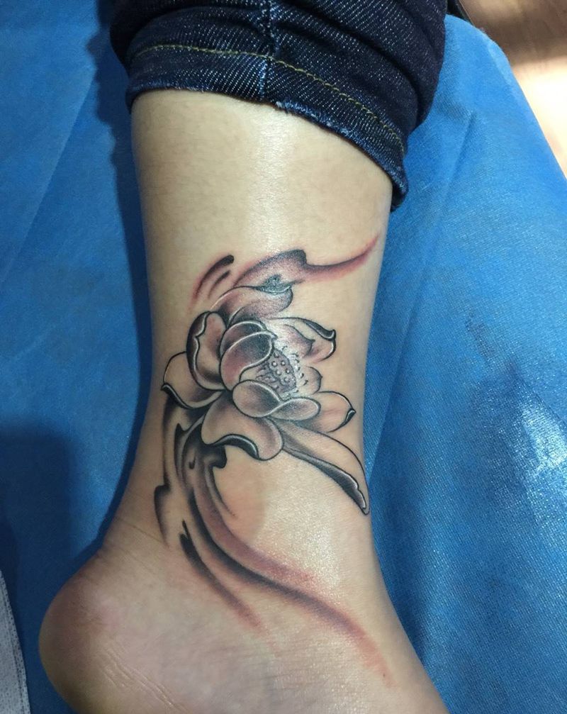 荷花纹身图片_成品腿部清新植物纹身图案