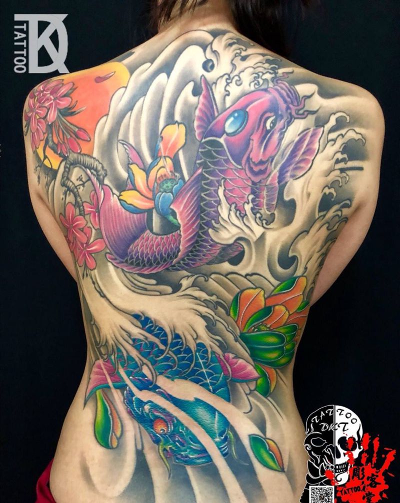 修改添加满背锦鲤纹身图片_成品背部传统动物原创纹身图案