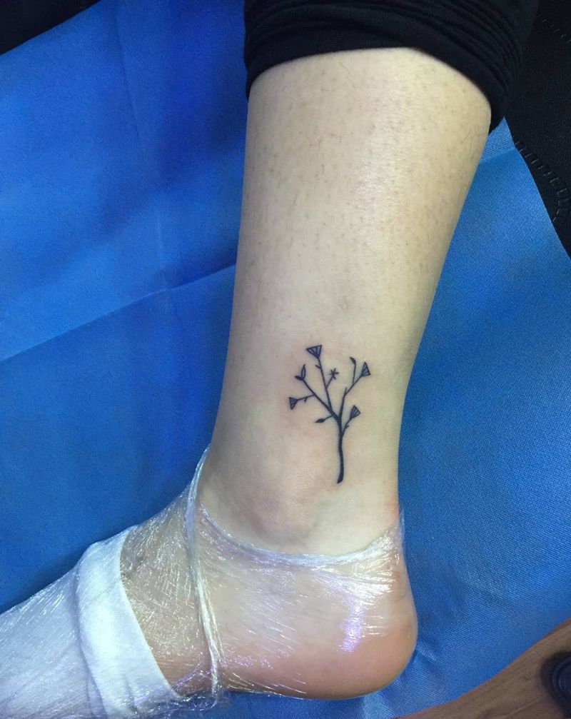 两个小清新纹身图片_成品手臂脚部字符植物纹身图案