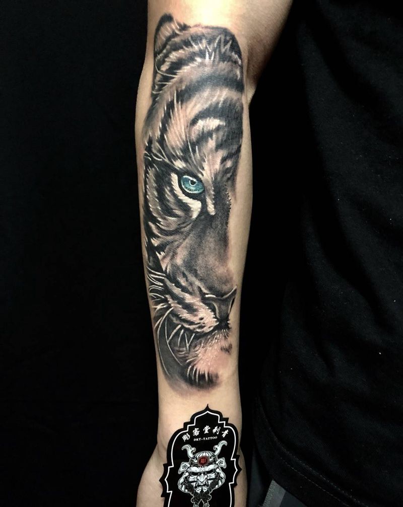 半面虎纹身图片