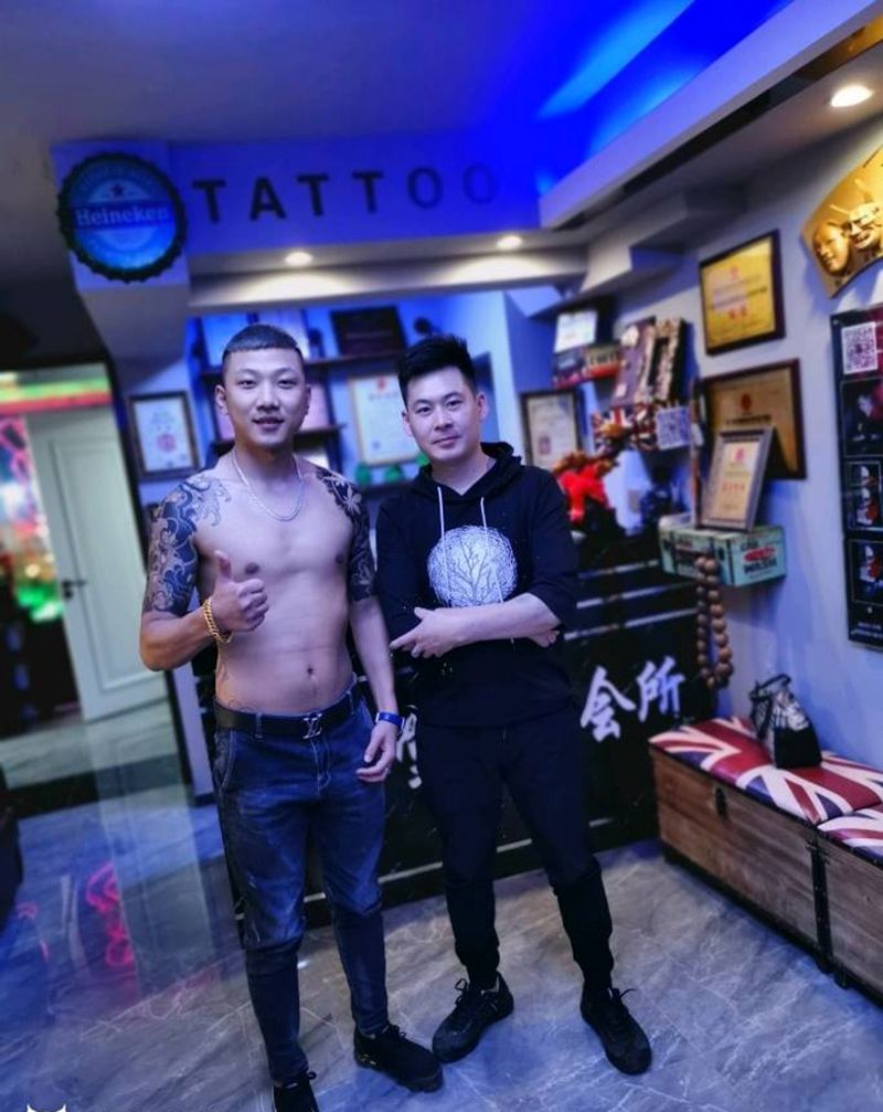 网红MJ毛毛毛通体进行中未完成纹身图片_背部手臂老传统纹身图案