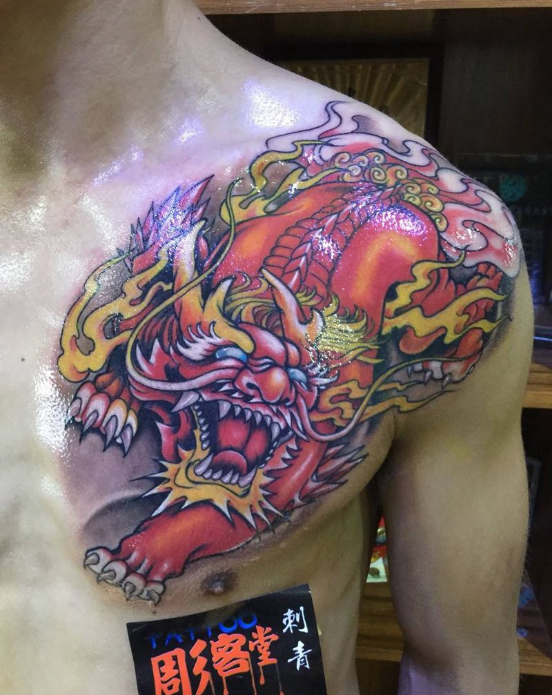 貔貅纹身图片_成品胸部动物传统纹身图案