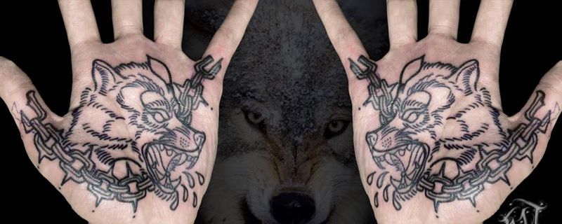 滴血狼头纹身图片_手部图腾点刺纹身图案