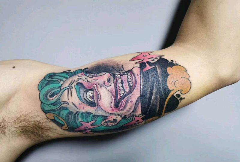 小丑纹身图片_水彩花体字纹身图案