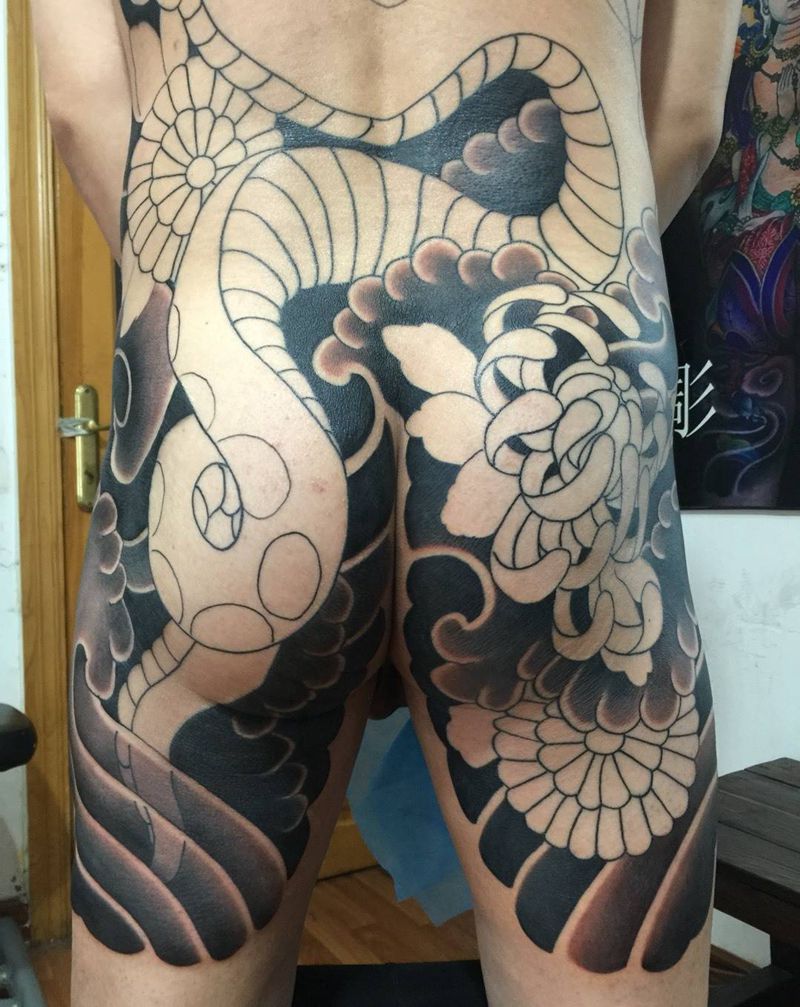 板雾未完待续纹身图片_臀部背部传统动物纹身图案