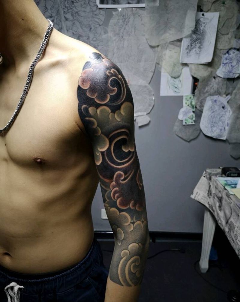 云纹身图片_手臂老传统新传统纹身图案