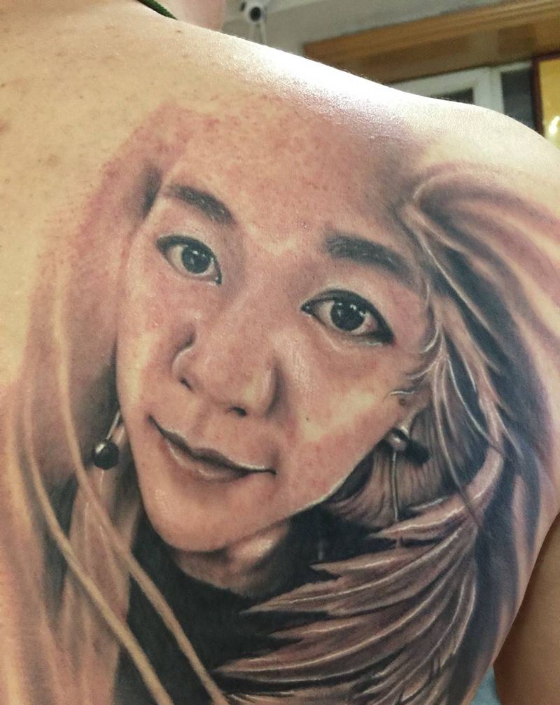 爱人天使纹身图片_成品背部写实人物纹身图案