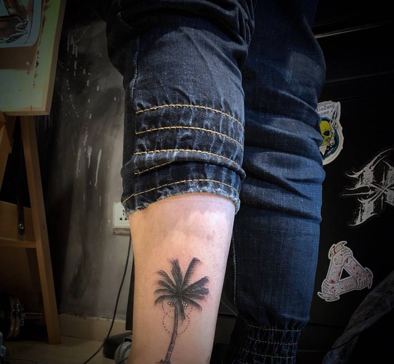 椰子树。纹身图片