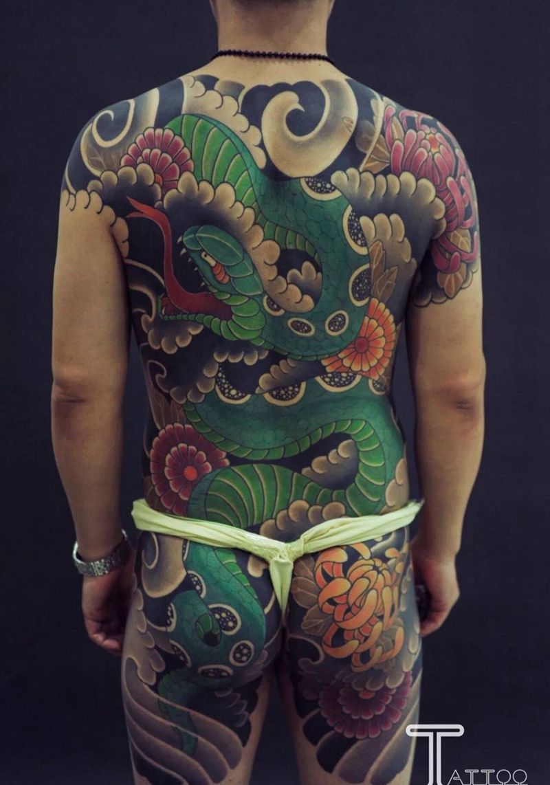 青蛇回复半年后效果纹身图片_成品背部传统动物原创纹身图案