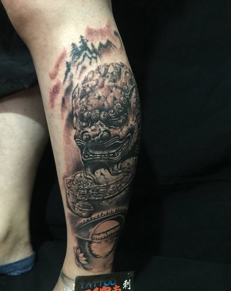 石狮子纹身图片_成品腿部写实纹身图案