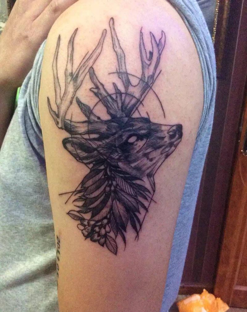 鹿纹身图片_手臂动物几何纹身图案