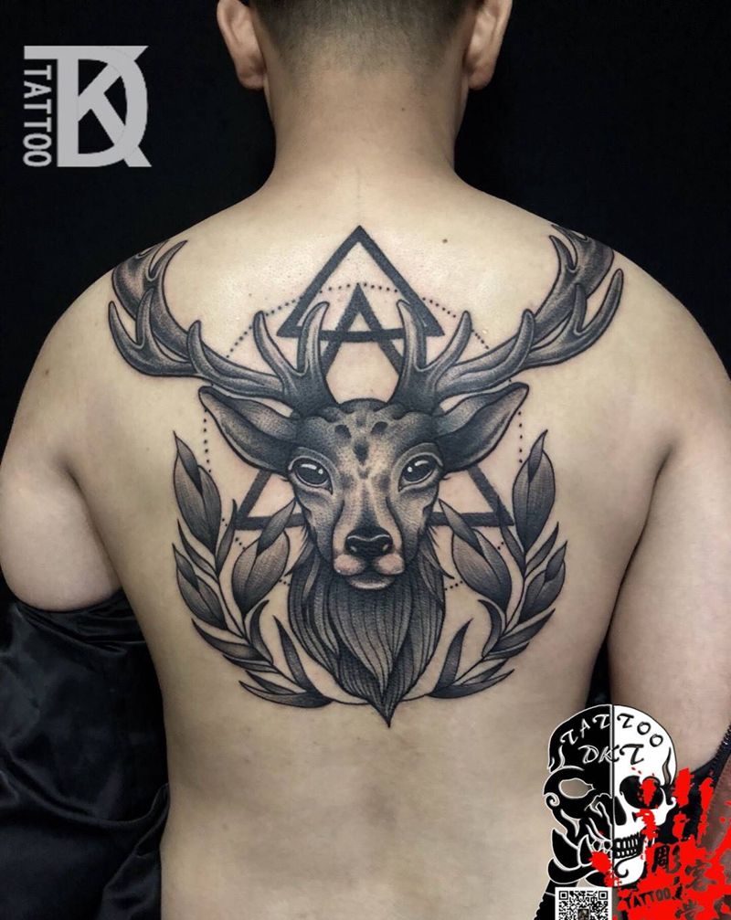 福禄鹿纹身纹身图片_背部点刺纹身图案