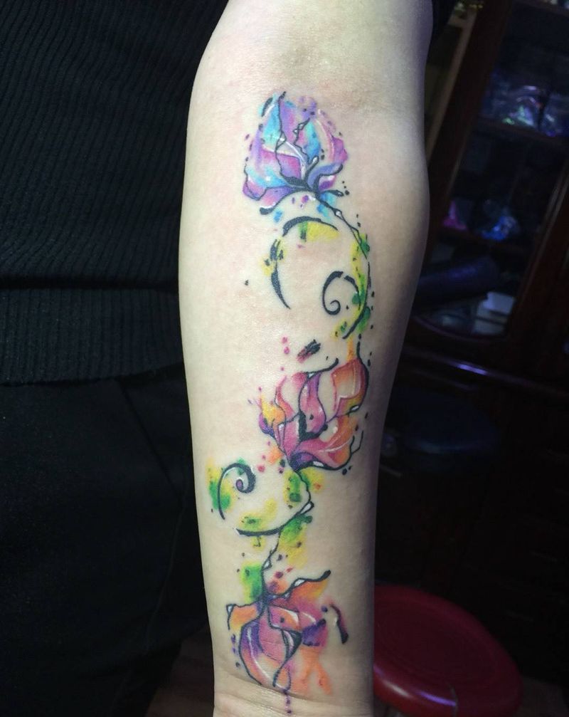 水彩花纹身图片