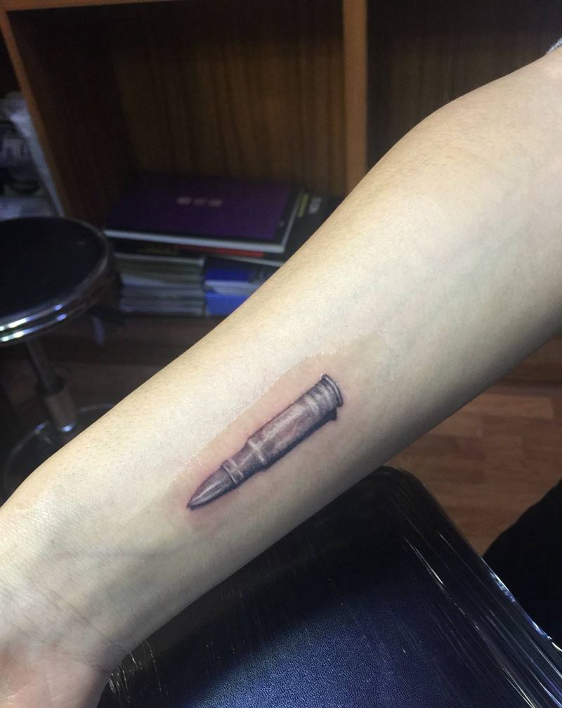 子弹头纹身图片_成品手臂写实清新原创静物纹身图案