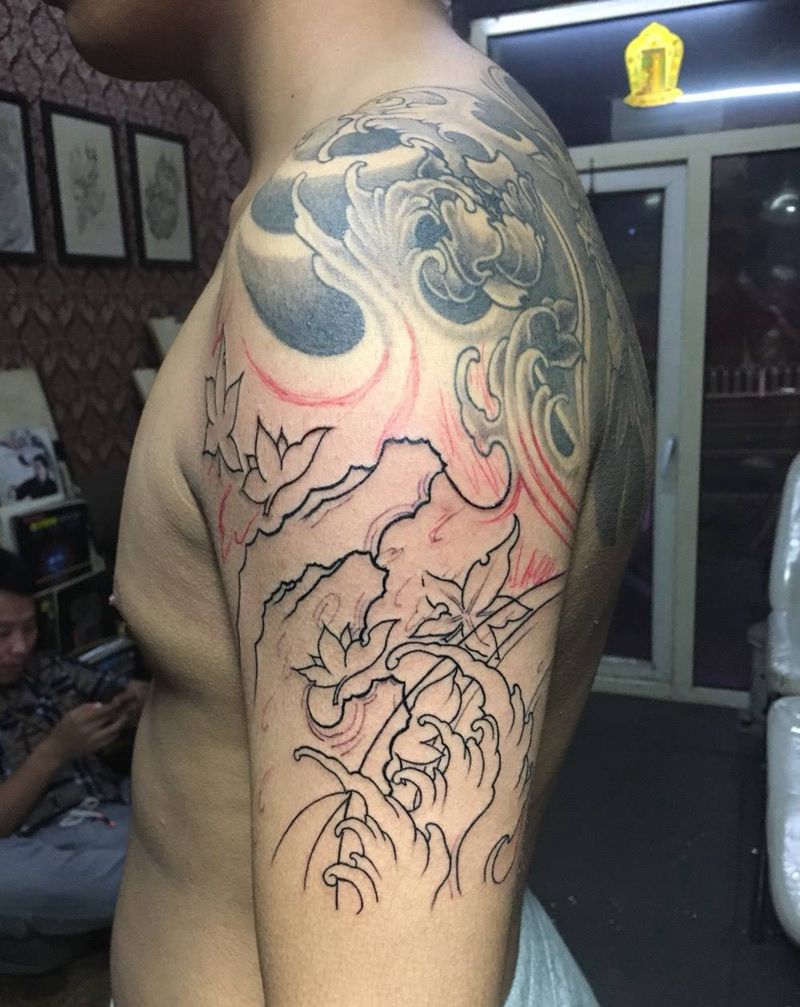 半胛纹身图片_手臂传统植物纹身图案