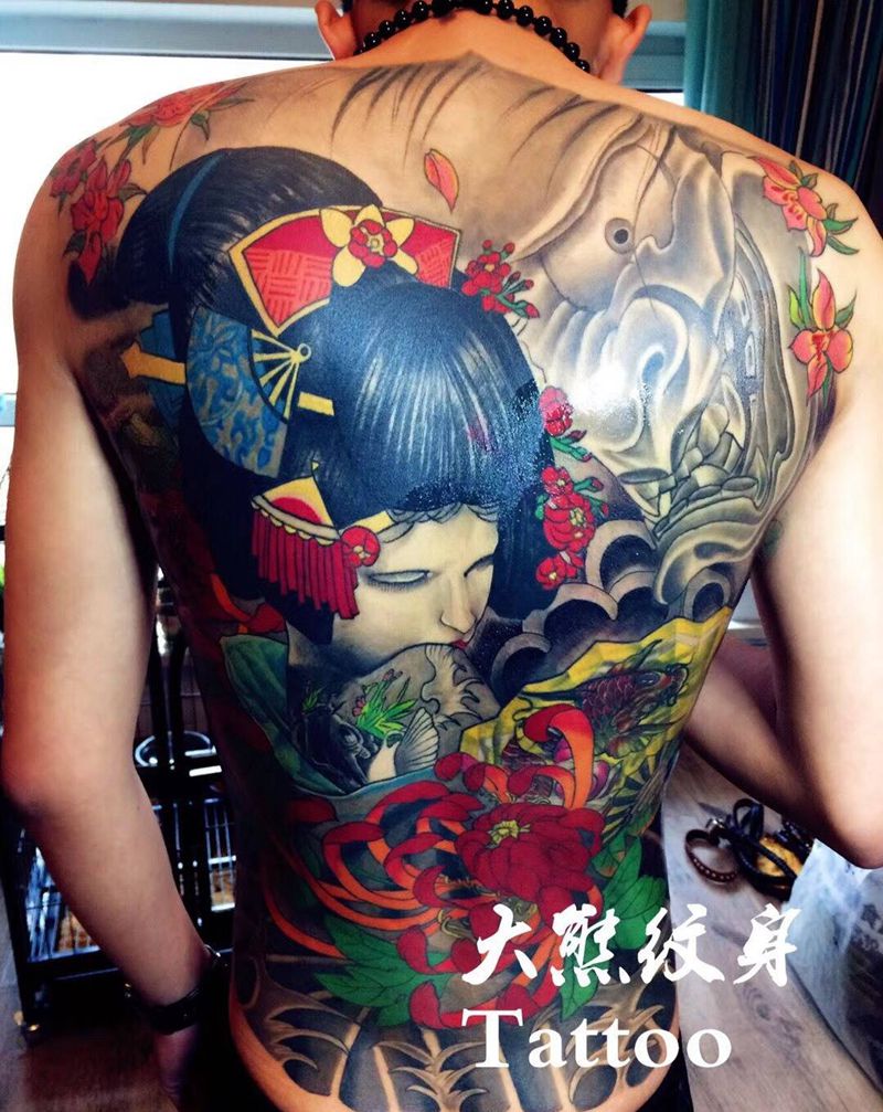 艺妓纹身图片_人物成品背部传统纹身图案
