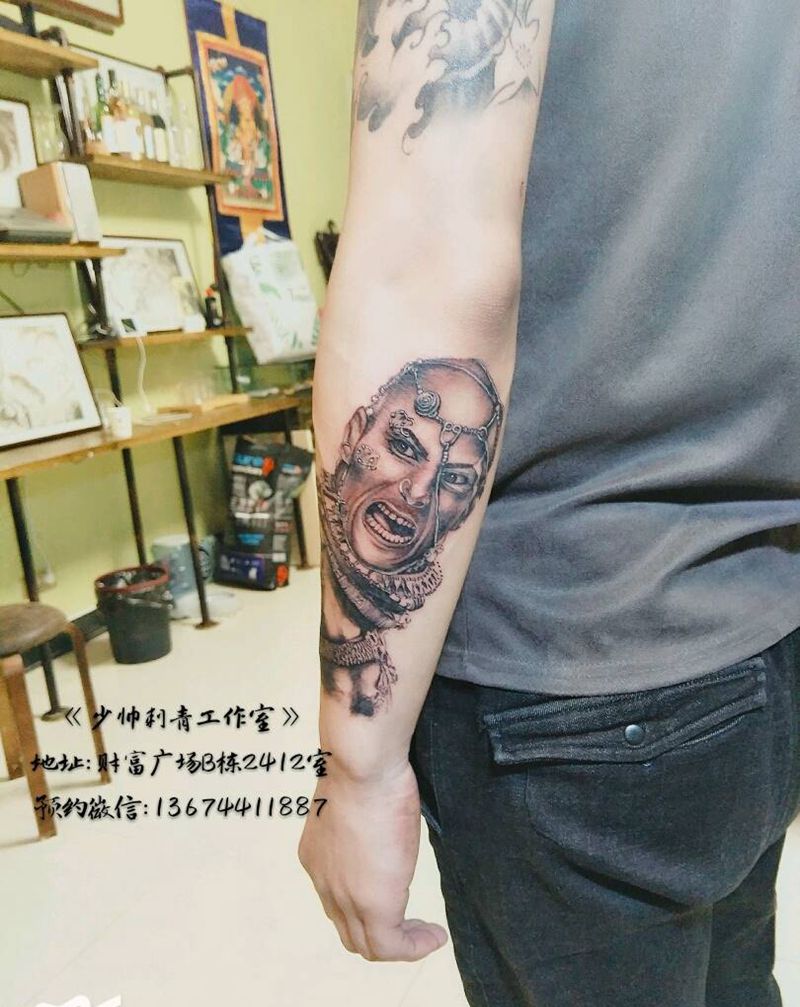 《斯巴达300勇士》薛西斯纹身图片_手臂纹身图案