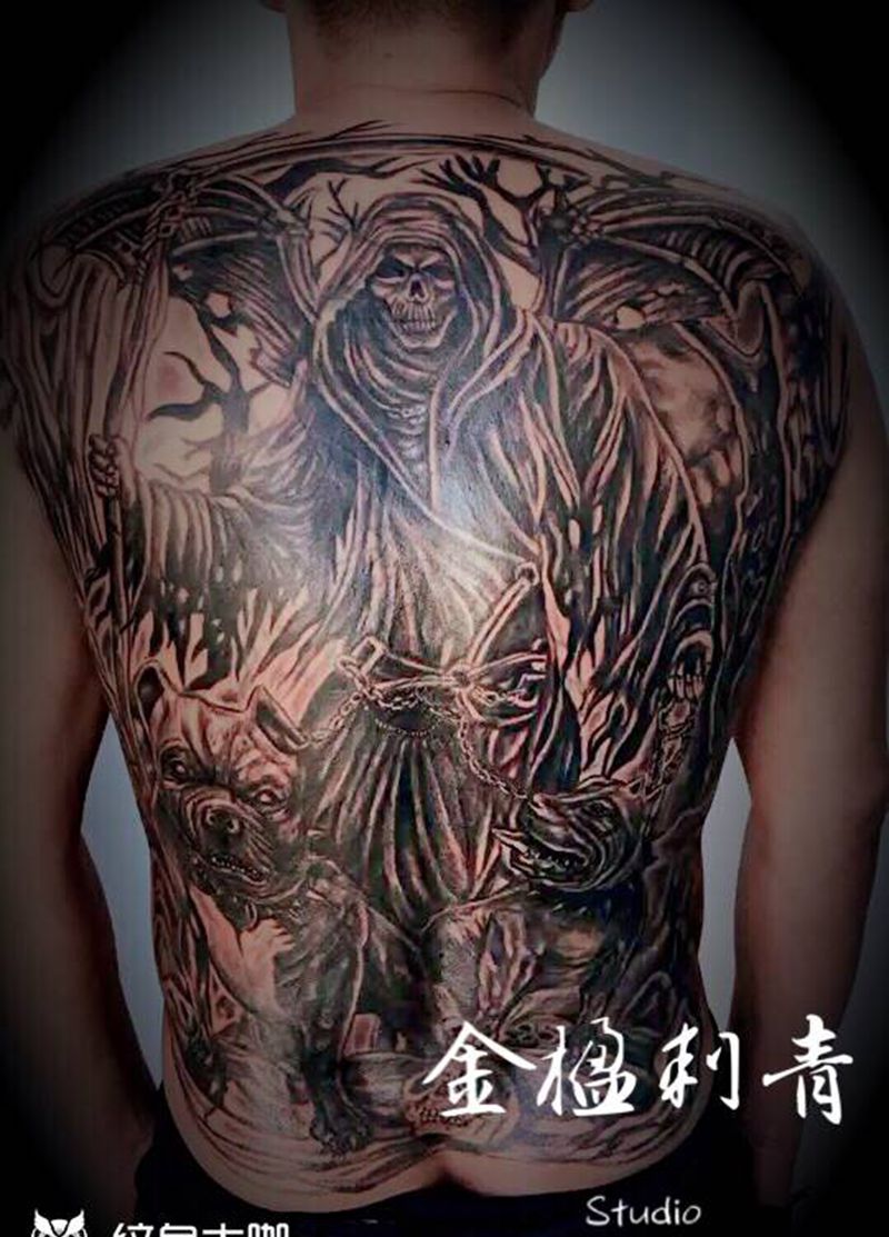 死神遮盖纹身图片_背部腰部新传统欧美写实死神狗骷髅纹身图案