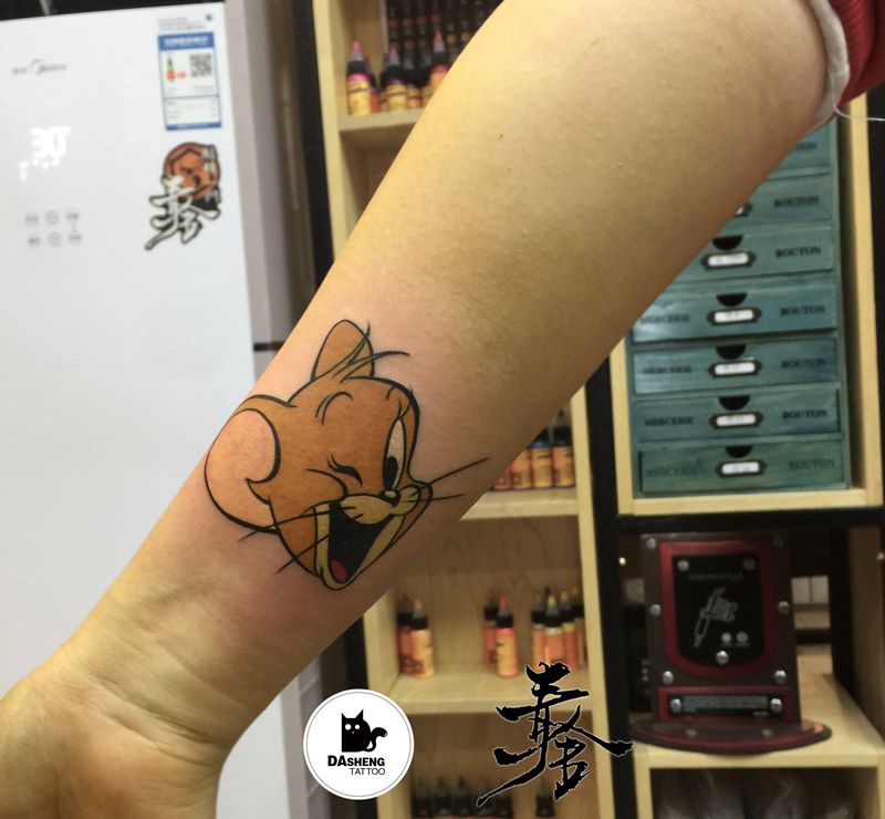 失败纹身遮盖纹身图片_手臂New School杰瑞纹身图案