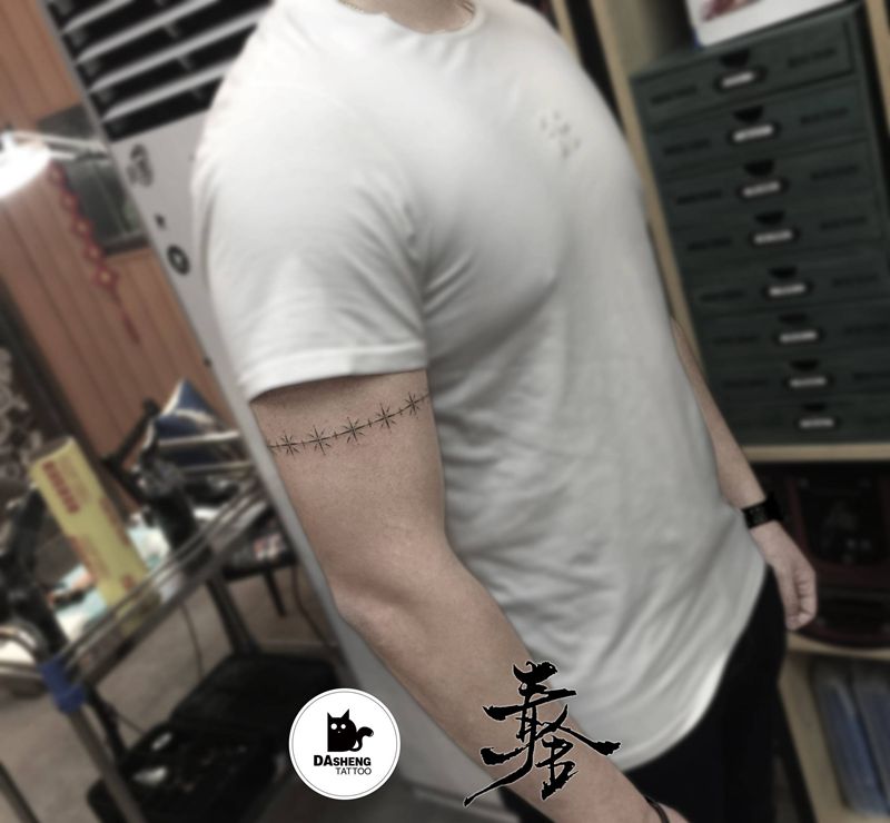 ❄️纹身图片_手臂几何雪花❄️纹身图案