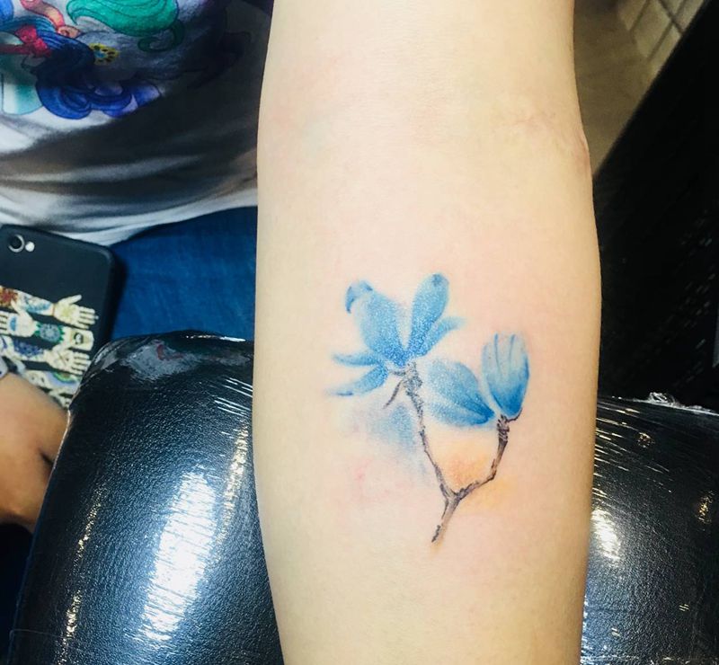小兰花纹身图片_手臂水彩花纹身图案