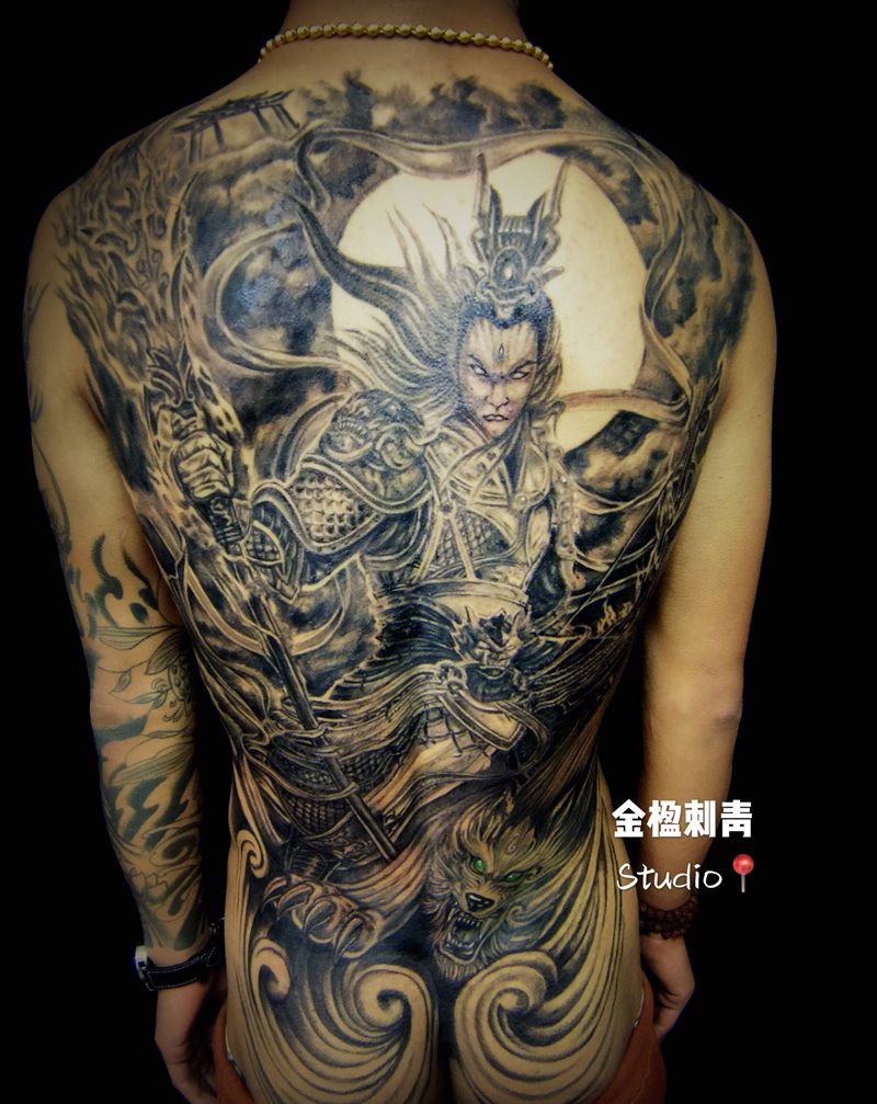 二郎显圣真君纹身图片_背部臀部新传统欧美写实纹身图案