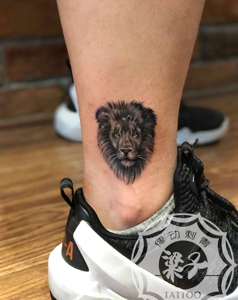 小狮子纹身图片_脚部腿部欧美写实纹身图案