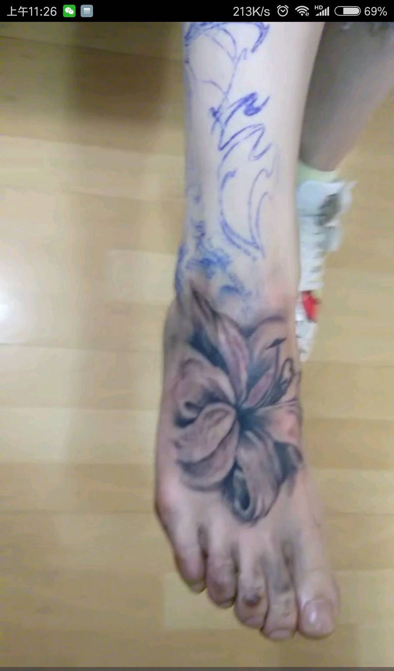 彼岸花纹身图片