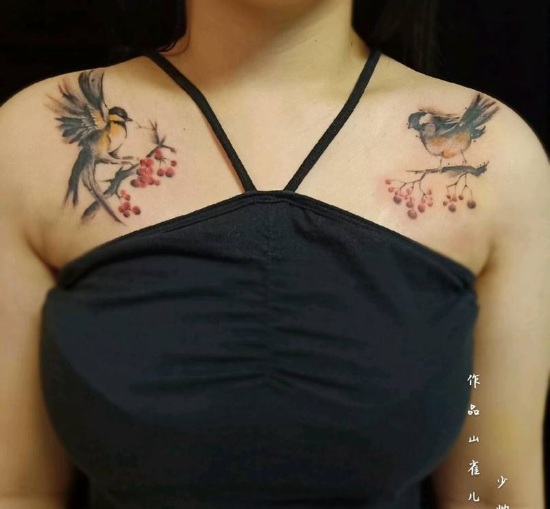 水墨山雀纹身图片_肩部水彩水墨纹身图案