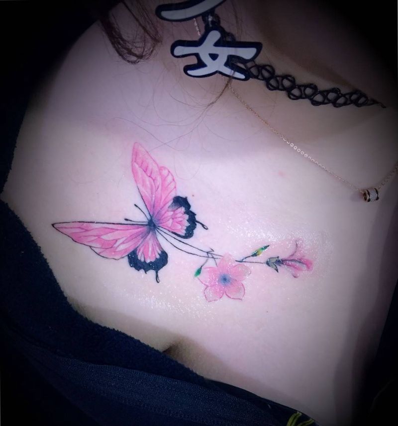蝴蝶纹身图片_胸部肩部水彩新传统纹身图案