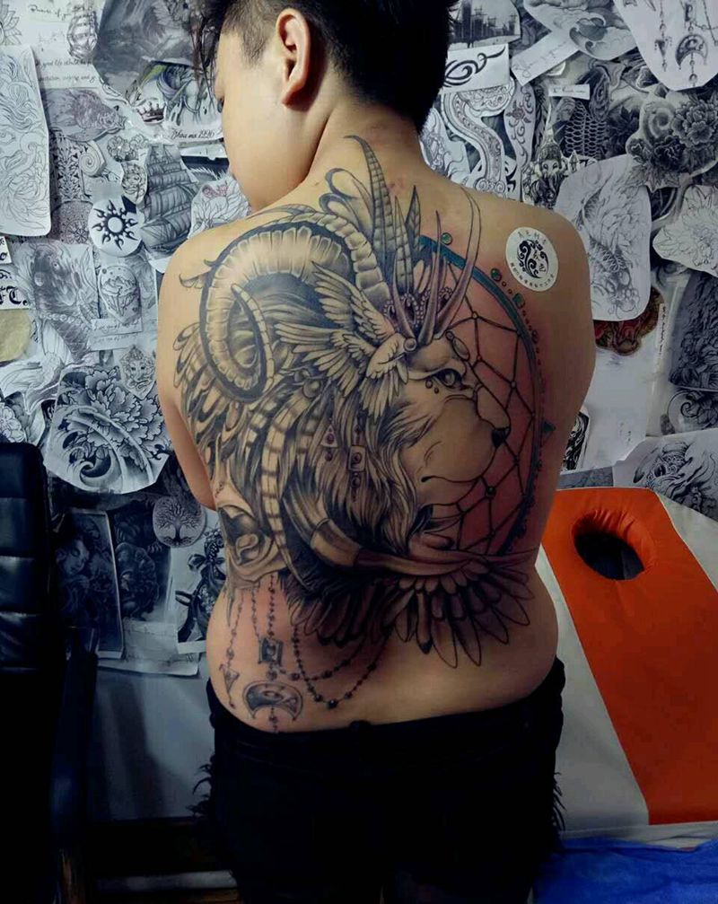 狮子＋捕梦网纹身图片