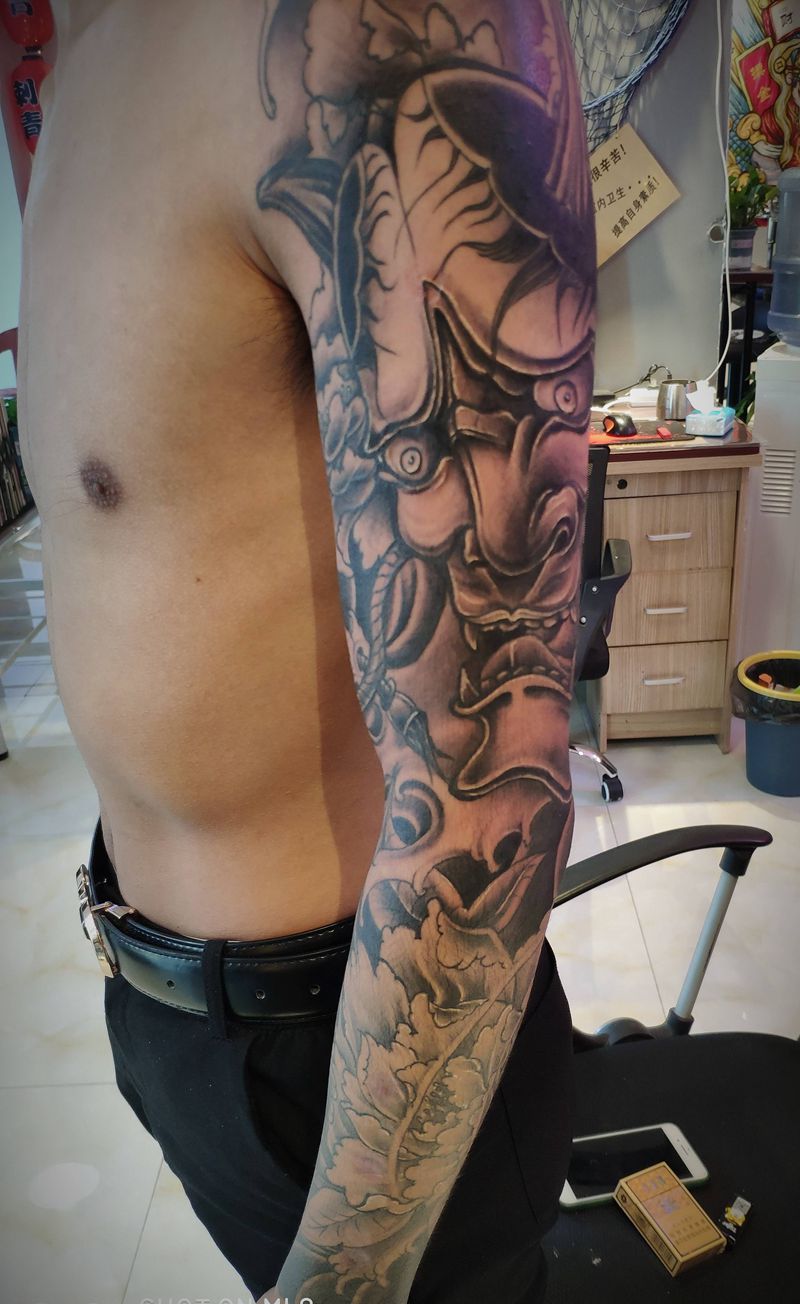 般若牡丹花臂！纹身图片_手臂新传统纹身图案