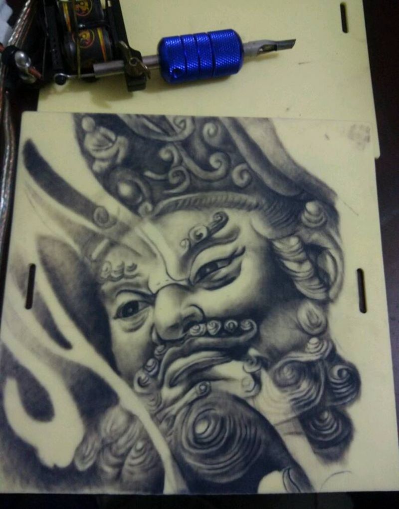 欧美纹身图片_背部纹身图案