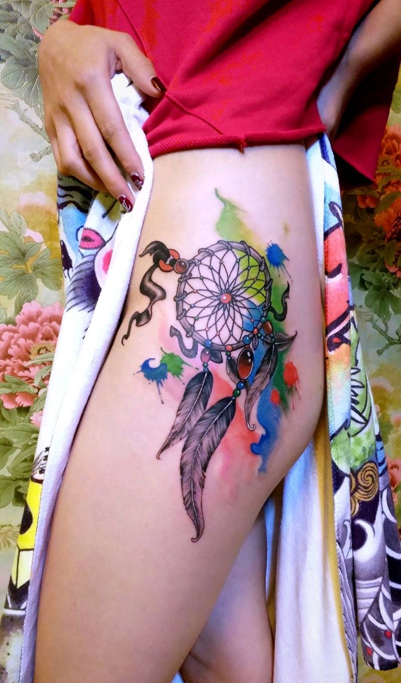 捕梦网纹身图片_臀部水彩纹身图案