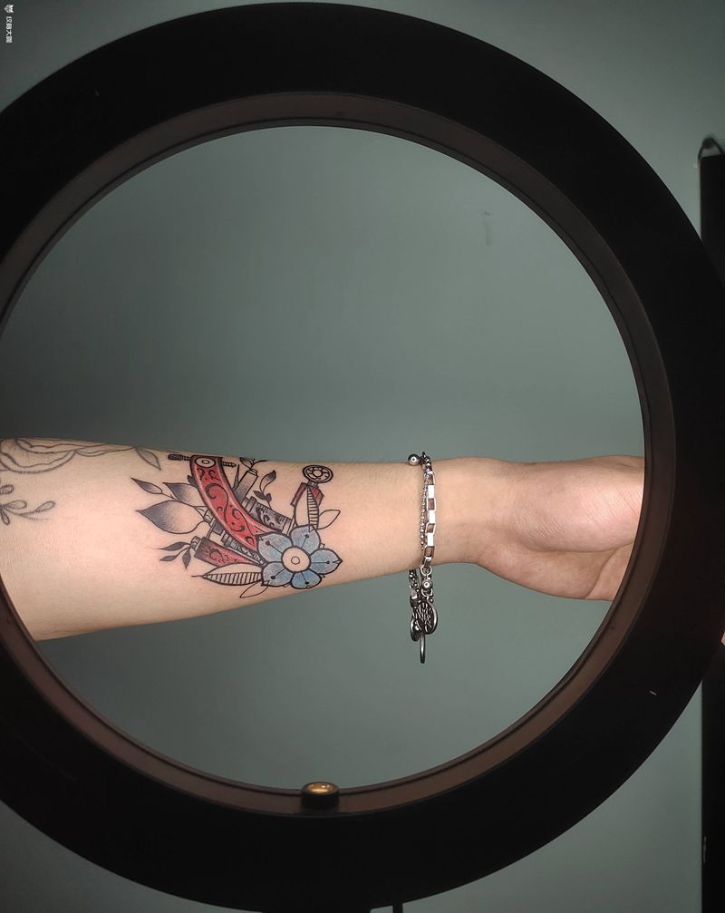 old school纹身机纹身图片_手臂Old School机纹身图案