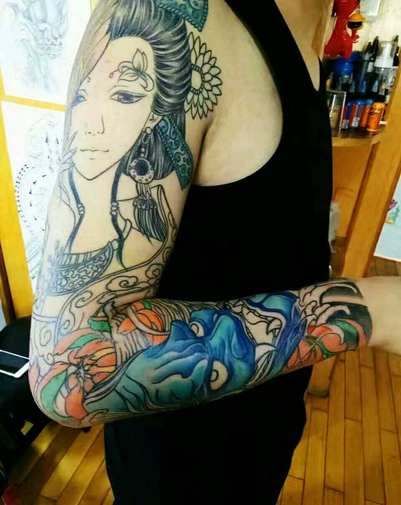 彩色花臂未完成纹身图片