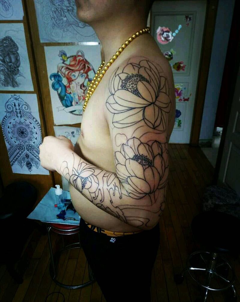 荷花花臂走线结束纹身图片